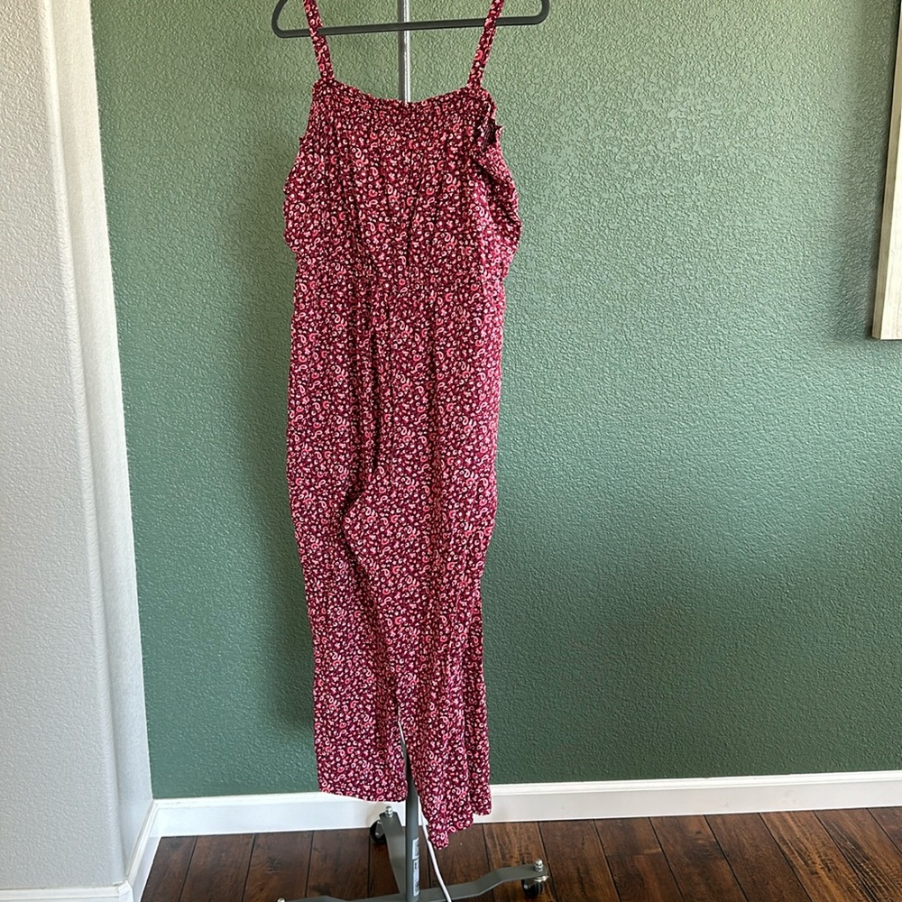 Gap women’s XL romper. New with tags. Make an offer! I will ship out fast!